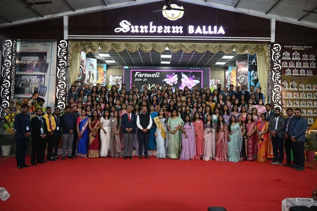 Students and staff at the 2024-25 farewell ceremony at Sunbeam School Ballia.